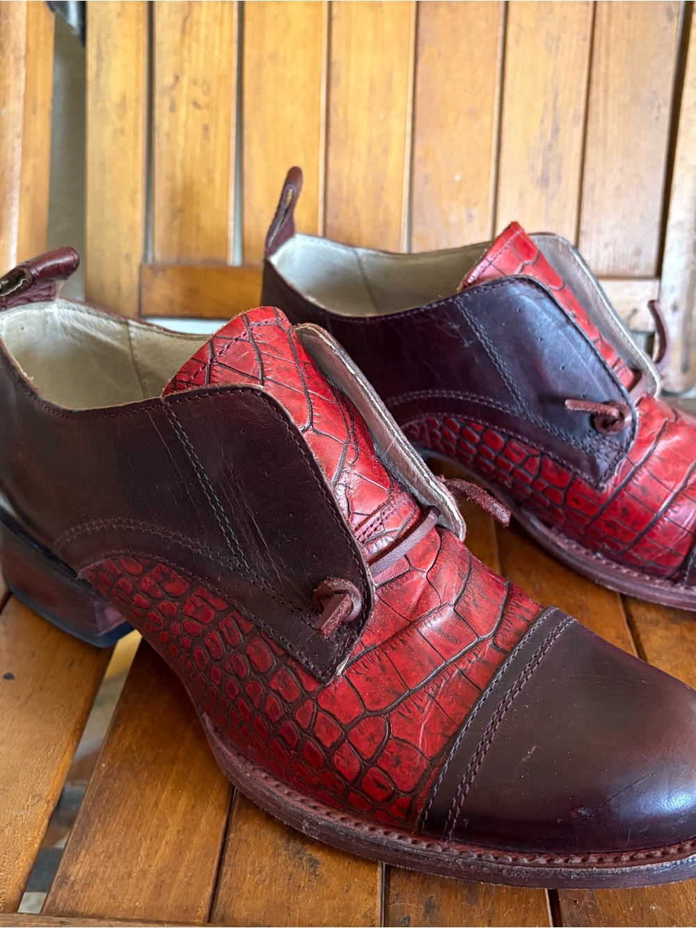 Freebird Mabel croc embossed red 9 - Picture 2 of 10